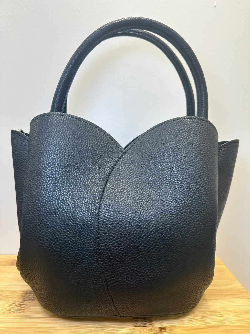 Melie Bianco Black Tulip Bag